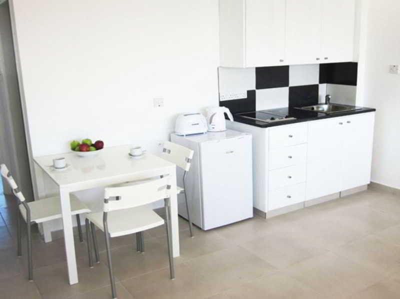 Margarita Napa Apartments Ajía Nápa Eksteriør bilde